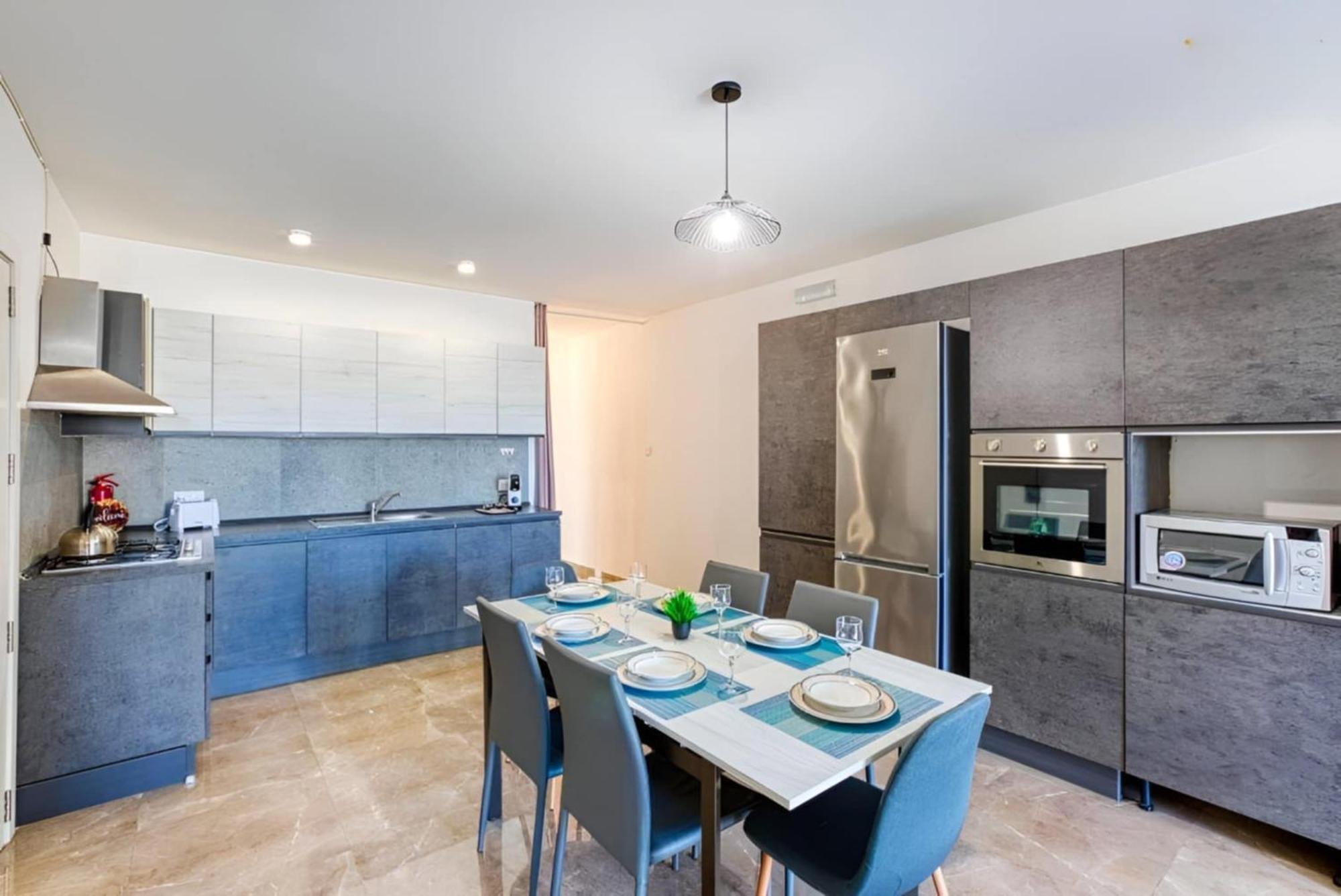 Large, 3 Bedroom Apartment In Marsascala Marsaskala Exterior photo